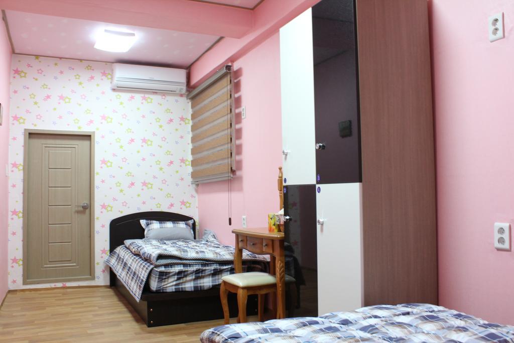 Funstay Inn Guesthouse Busan Exteriör bild